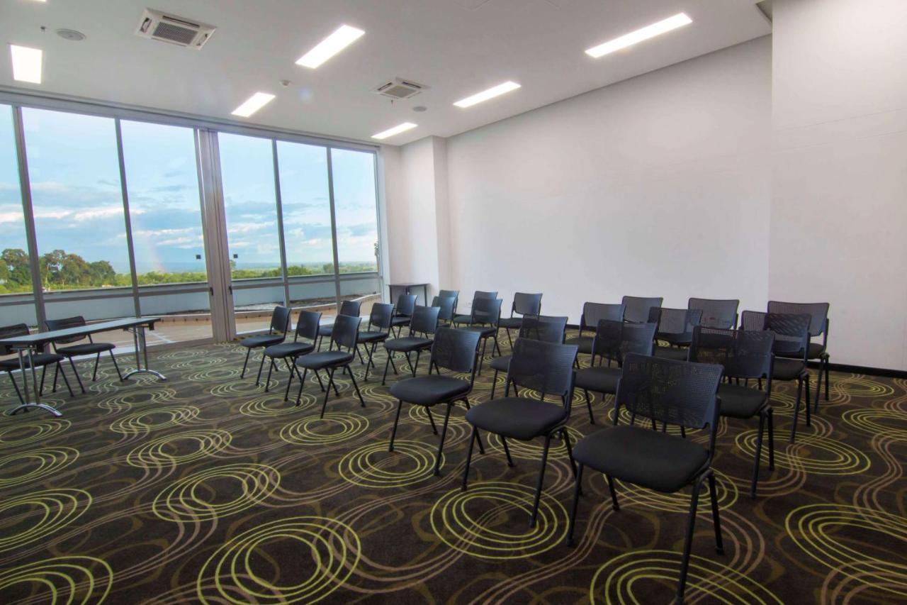 Sonesta Hotel Pereira Cerritos Exteriér fotografie The library's meeting room