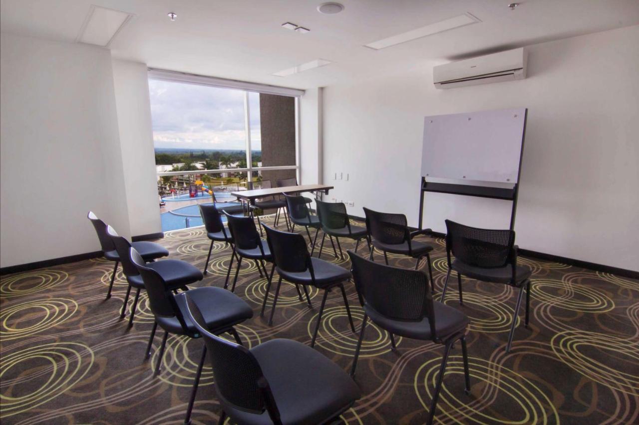 Sonesta Hotel Pereira Cerritos Exteriér fotografie Meeting room