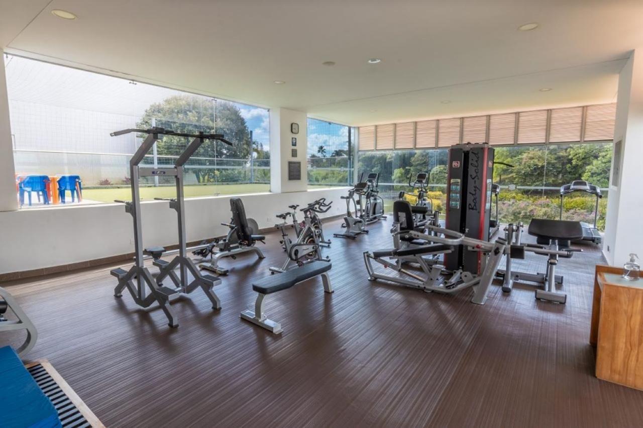 Sonesta Hotel Pereira Cerritos Exteriér fotografie The gym at the hotel